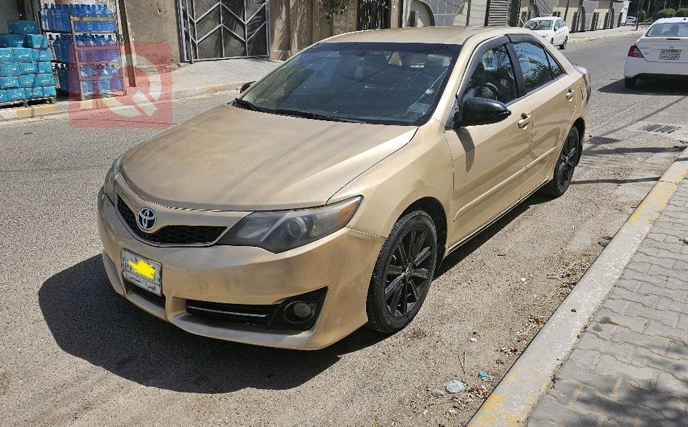 تۆیۆتا کامری